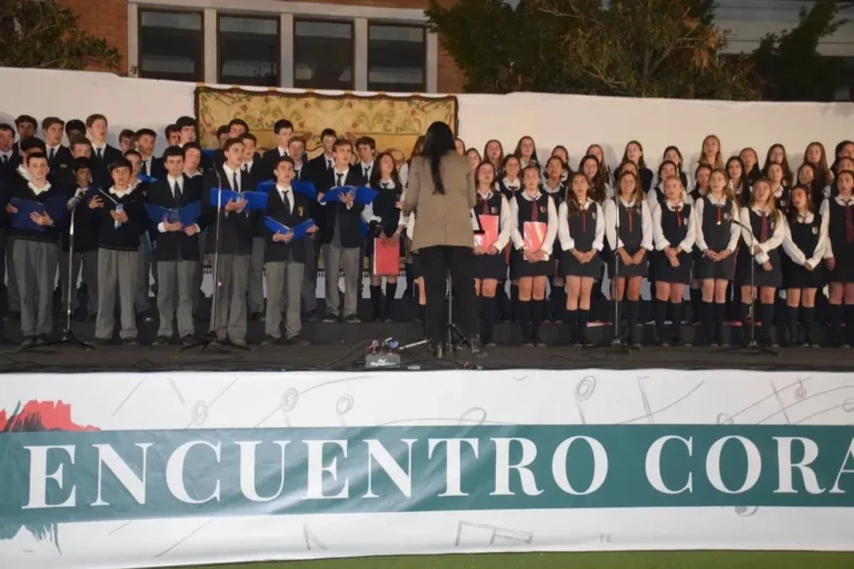 Colegio Los Alerces organizó encuentro coral: gran participación de colegios SEDUC