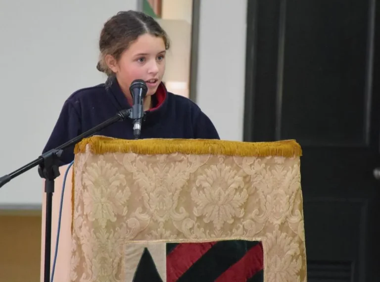 Colegio Los Alerces organiza Interescolar de Debate: 9 colegios de la RM participan