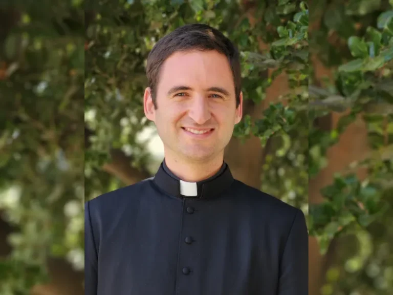 Capellán de nuestros colegios escribe columna en El Mercurio