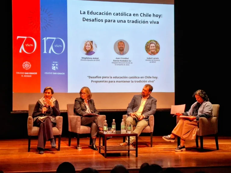 SEDUC expone en seminario de la Fundación San Ignacio El Bosque