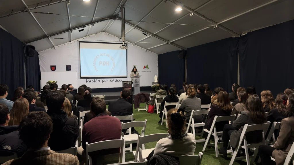 Docentes concluyen curso «Profesores que Dejan Huella»